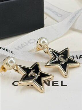 ✨ Chanel Black Star Stud Earrings ✨